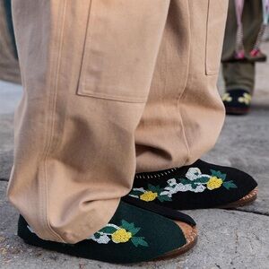 EUC UGG X DENIM TEARS TASMAN SLIPPER - CHESTNUT